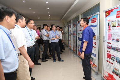 2018年6月，嘉興市上市公司黨建和人才工作會議現(xiàn)場會在天通舉行