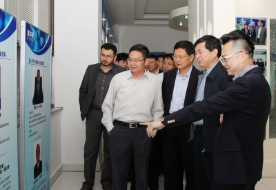 2017年，時任中組部副部長周祖翼一行天通調研